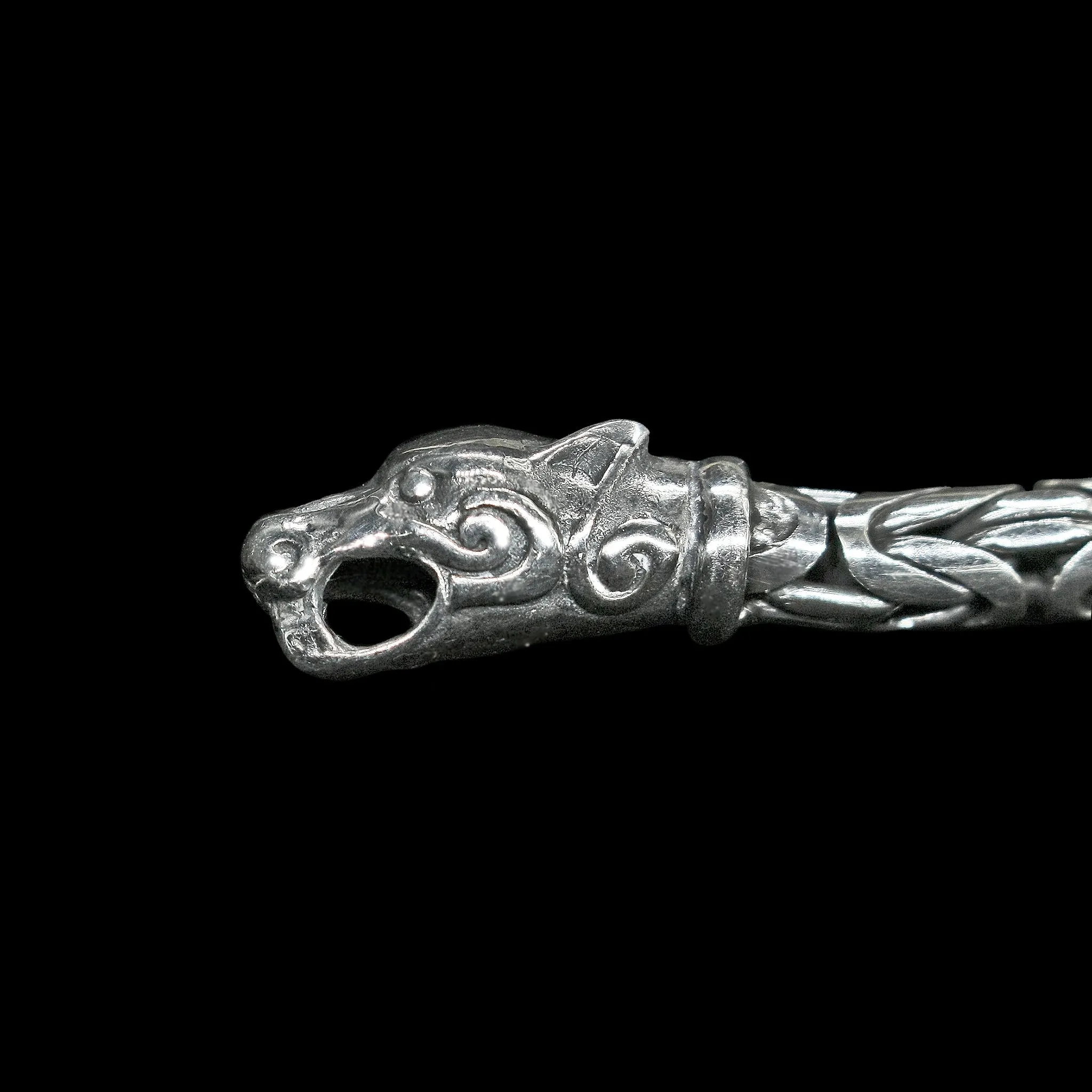 5mm Thick Silver King Chain Thors Hammer Necklace with Ferocious Wolf Heads