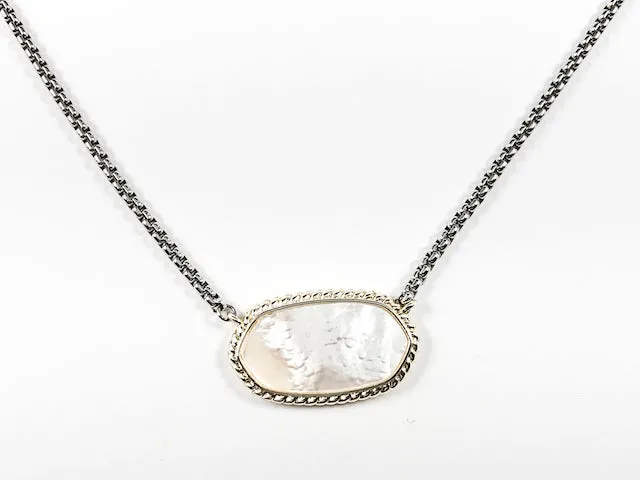 Beautiful Modern Oval Shape Pendant Center Mother Of Pearl Stone Brass Necklace