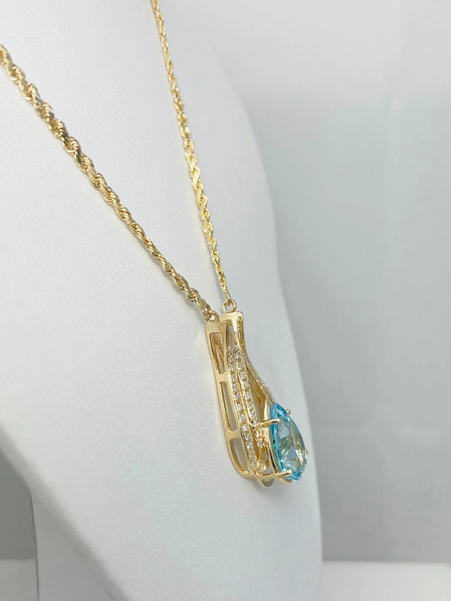 Exquisite Solid 14k Yellow Gold 7.35ctw Natural Blue Topaz & Natural Diamond Pendant 16.25" Necklace