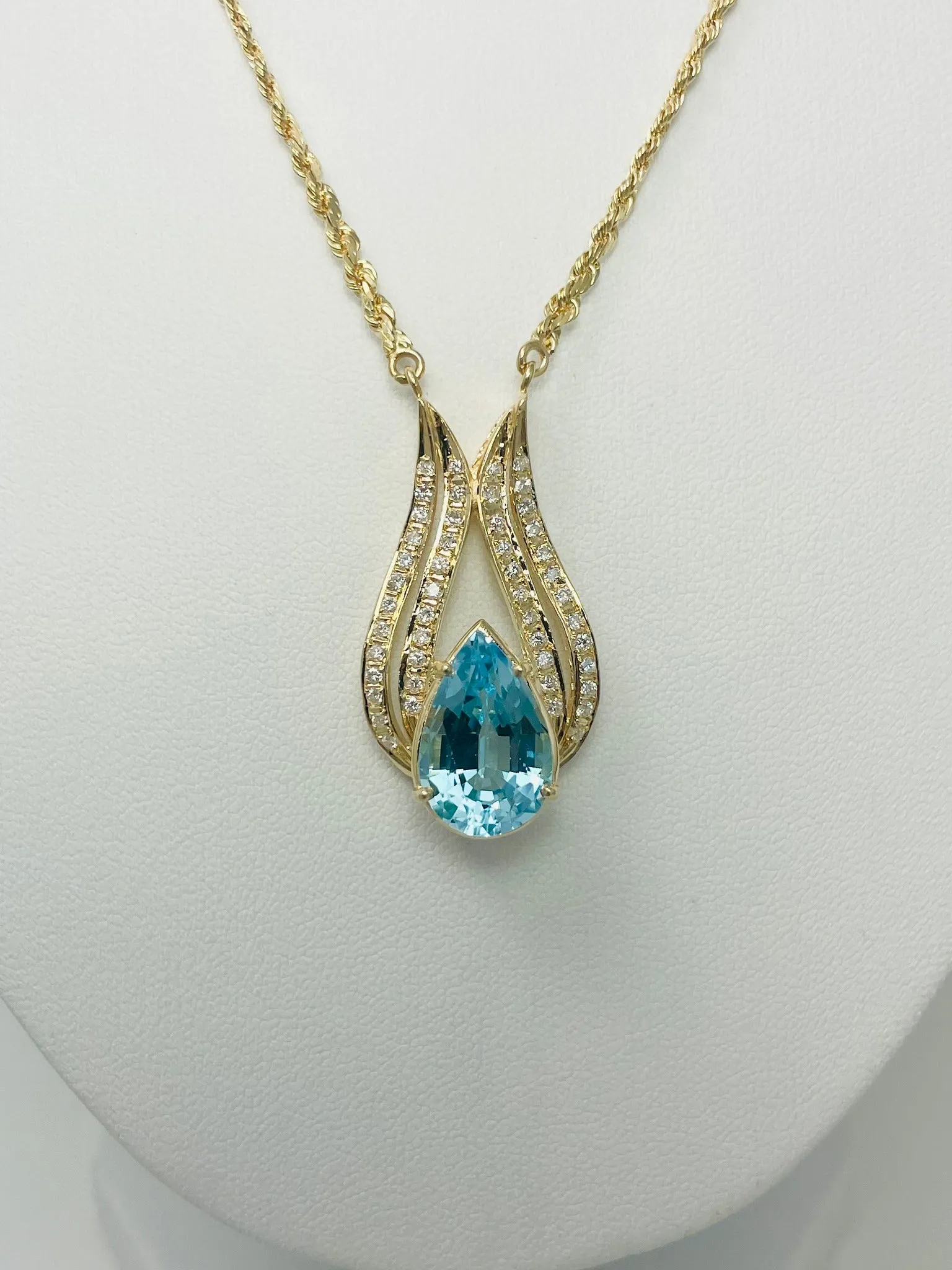 Exquisite Solid 14k Yellow Gold 7.35ctw Natural Blue Topaz & Natural Diamond Pendant 16.25" Necklace