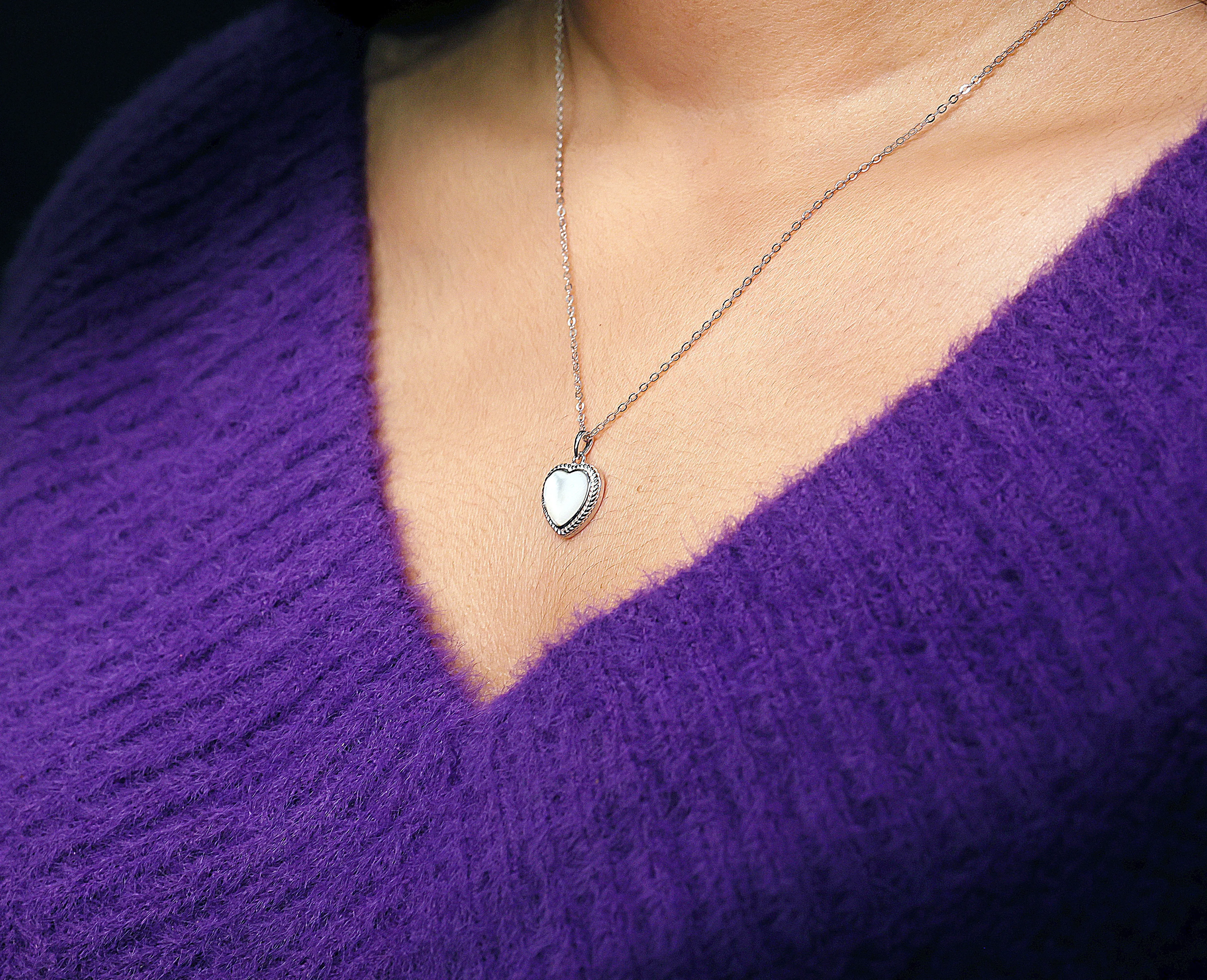 Silver heart pendant necklace