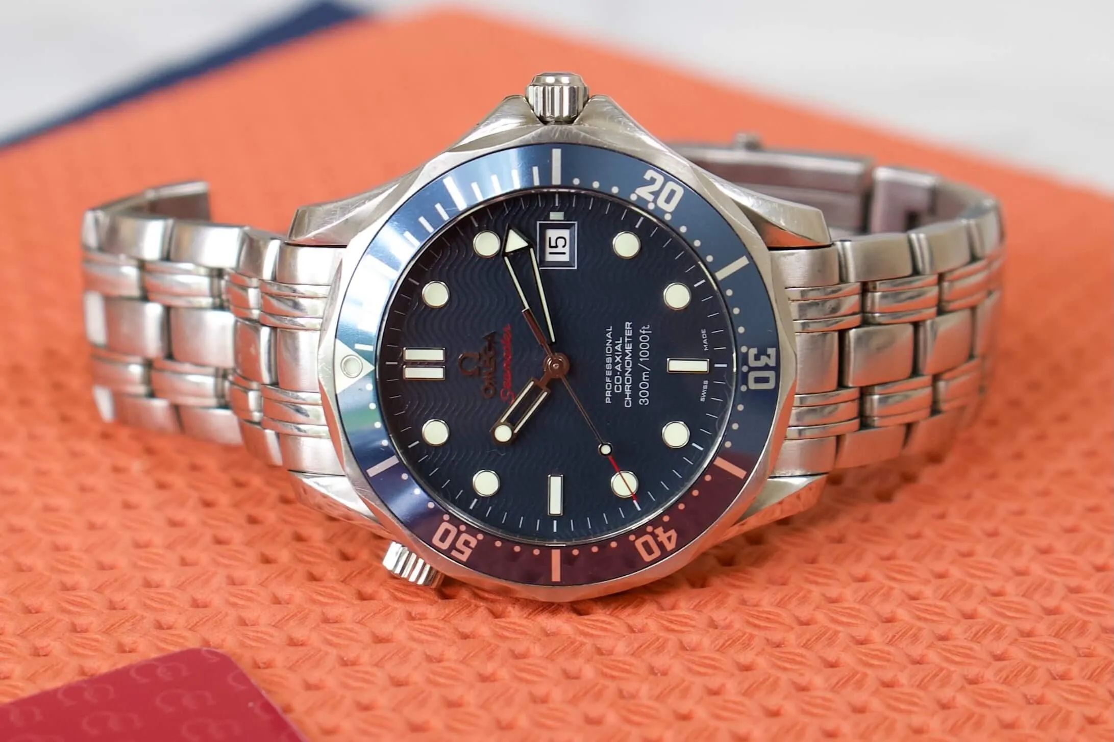 SOLDOUT: OMEGA SEAMASTER BOND 300 Co-Axial Chronometer 2220.80 Automatic WAVE Dial Box and Papers