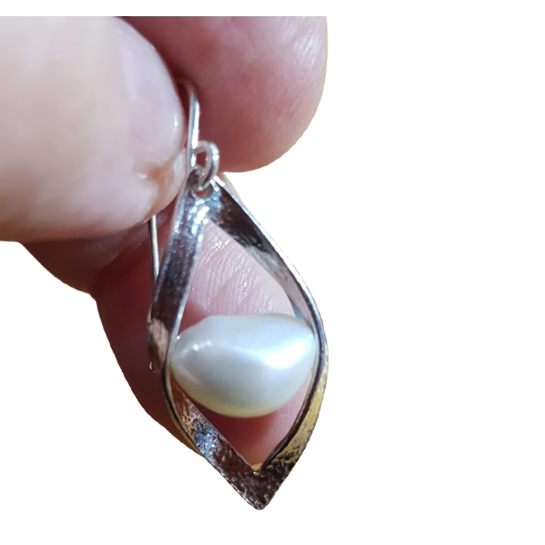 Sterling Silver mother of pearl earrings, Feminine and elegant earrings