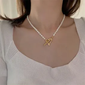 VAIGE Elegant Vintage Baroque Heart Pendant Necklace with Freshwater Pearl and Bowknot Design - Classic Choker in White and Pink